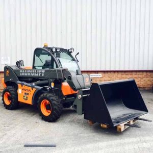 AUSA Taurulift T235H forklift with bucket attachment